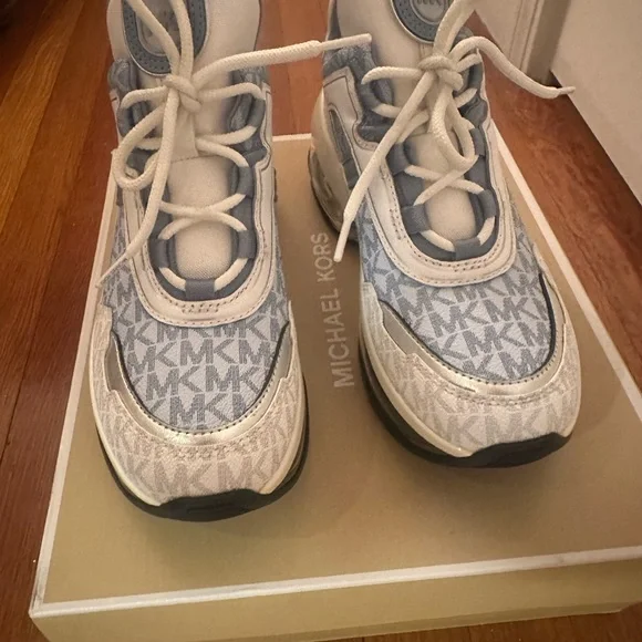 Michael Kors Women's Sneakers in Light Blue and Beige - Picture 4 of 14